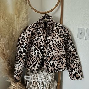 Forever 21 puffy ski jacket leopard print size small